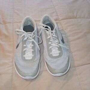 Nike Women's Grey Flex RN12 Running shoes - Size 8.5